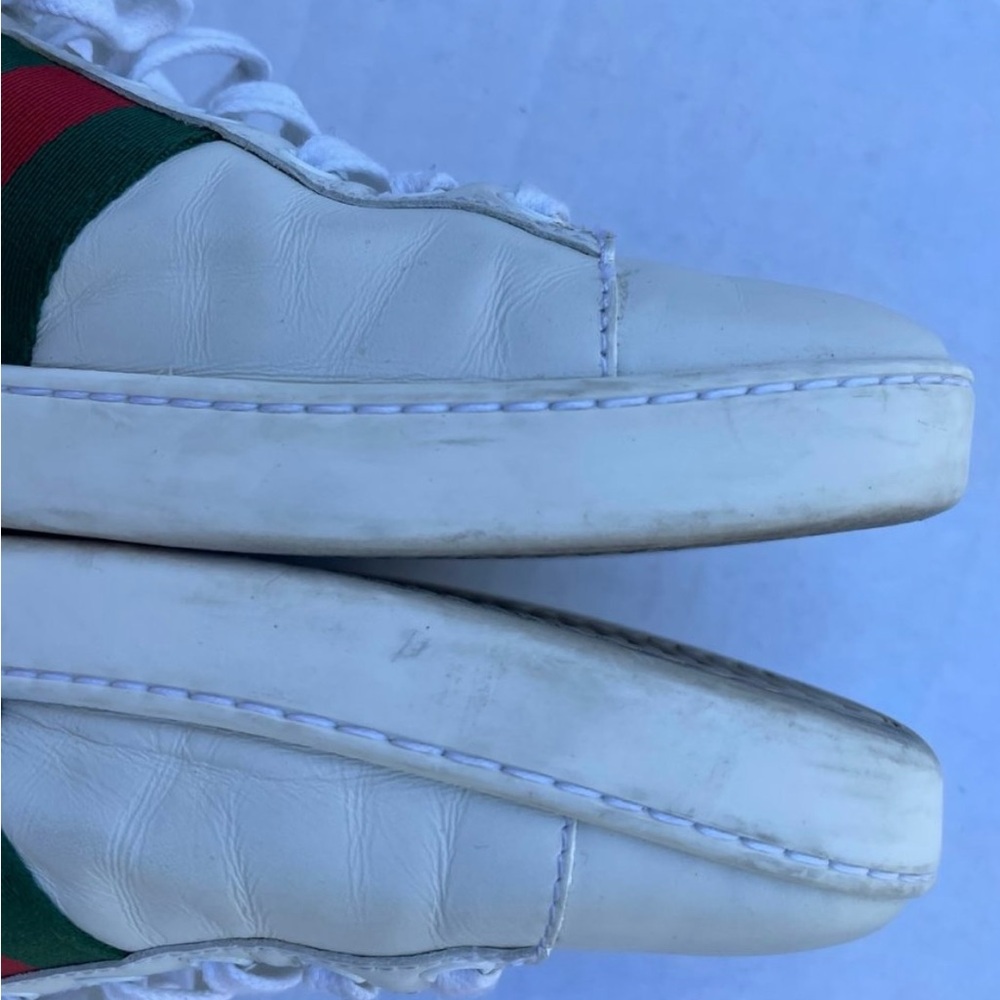 White GUCCI sneakers with embroidery flowers and bow. - Picture 2 of 8